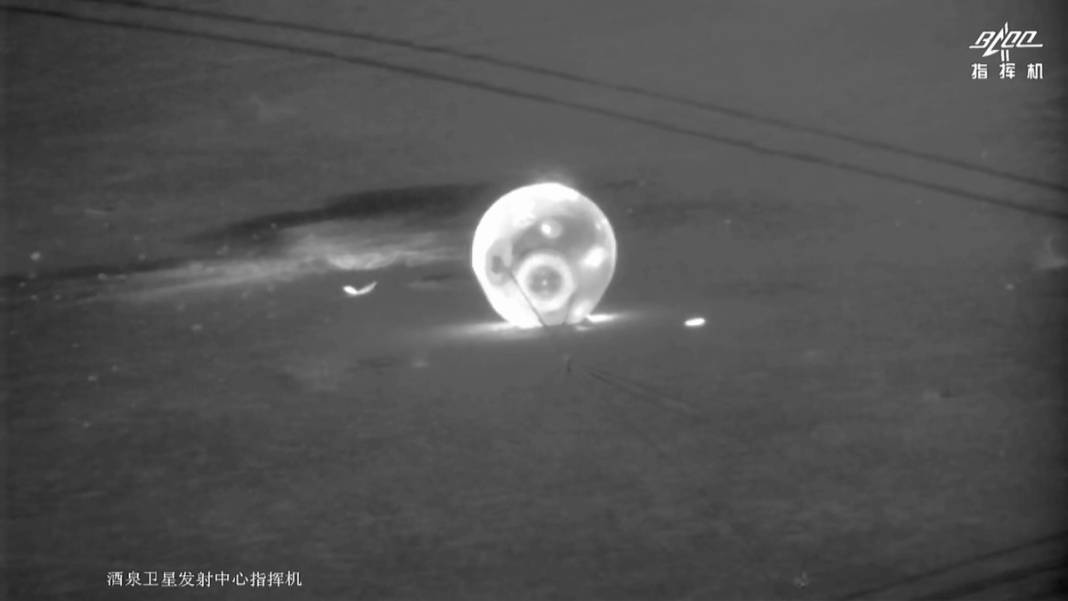 Altı ay uzayda kalan Çinli astronotlar Dünya'ya döndü 9